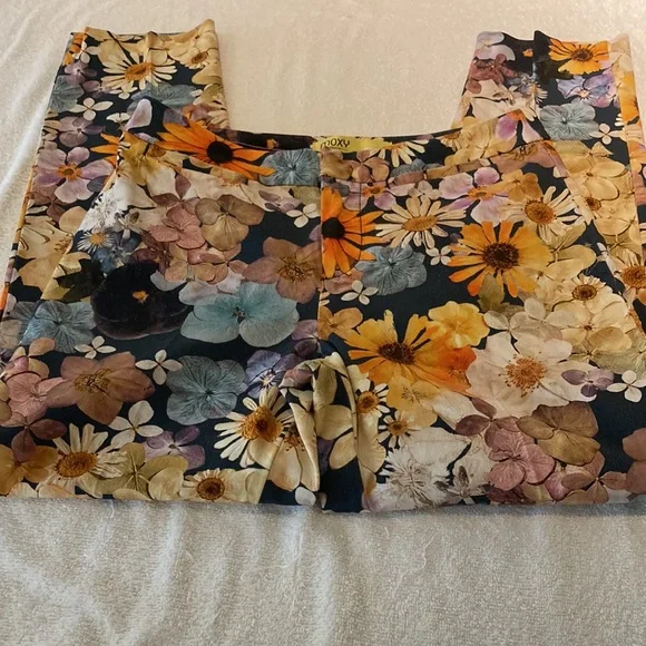 Maeve floral cropped pants, size 2 - Picture 9 of 9